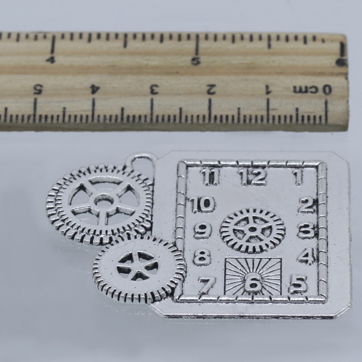 Gift To Love | Metal Craft Fitting Gears Clock | Code : MC-921