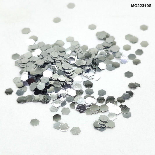 Gift To Love | Glitter Sequins | Color : Silver | Size : 1-16 | Pcs : 10 Gm | Code : MG22310S