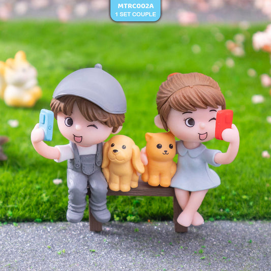 Gift To Love | Miniature Model Couple With Table | Pcs : Set Of 1 | Code : MTRC002A