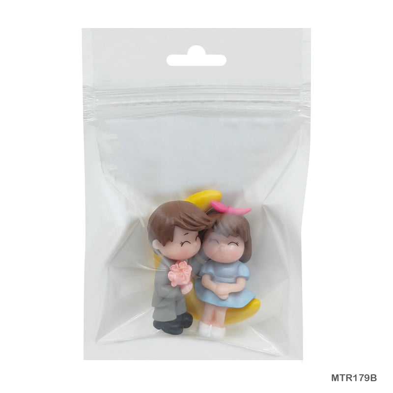 Gift To Love | Miniature Model Set Of Couple | Pcs : 1 Set | Code : MTRC179B
