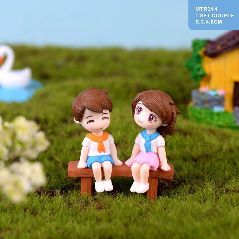 Gift To Love | Miniature Model Couple N Bench | Pcs : 1 Set | Code : MTRC314