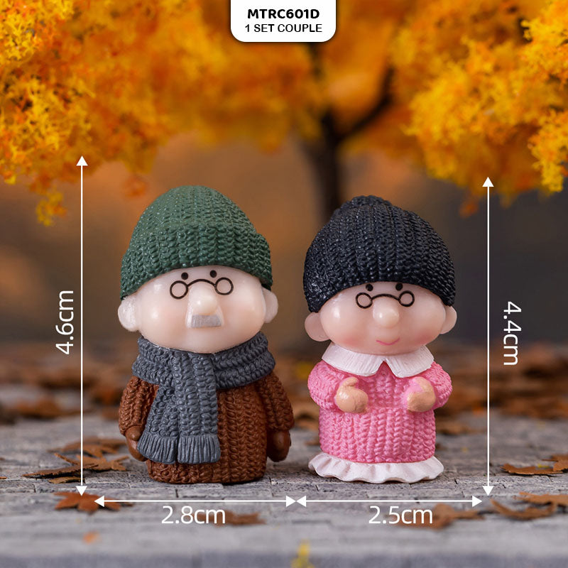 Gift To Love | Miniature Model Couple | Pcs : Set Of 1 | Code : MTRC601D