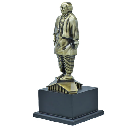 Gift To Love | Sardar Patel With Wooden Stand | Color : Maroon | Size : 7 Inch | Code : TT584MNWW